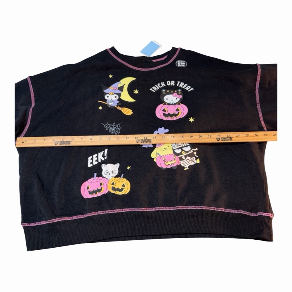 Hello Kitty &  Friends XL Glow In Dark Halloween Sweatshirt Graphic Sanrio Black - Picture 4 of 8